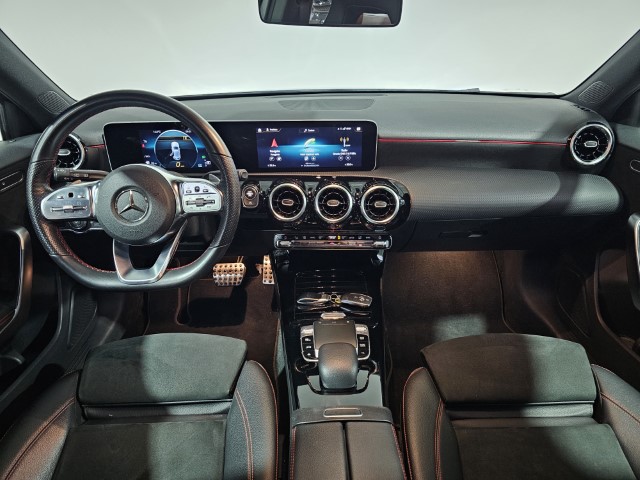 Mercedes A180 NIGHT PACK AMG