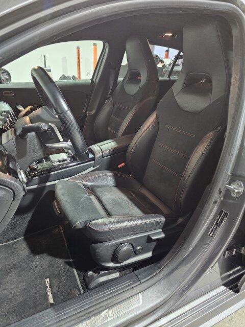 Mercedes A180 NIGHT PACK AMG