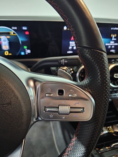 Mercedes A180 NIGHT PACK AMG