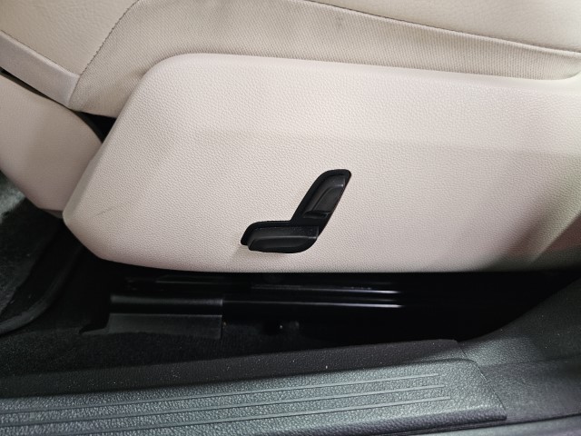 Mercedes E200