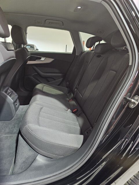 Audi A4 30 TDi S Tronic