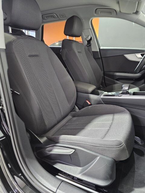 Audi A4 30 TDi S Tronic