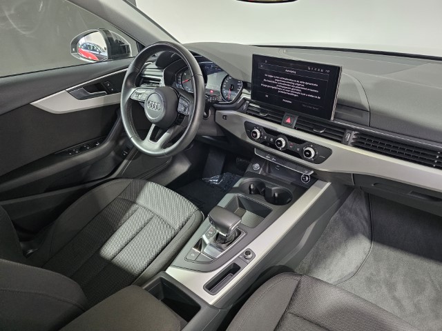 Audi A4 30 TDi S Tronic