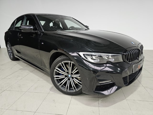 BMW 330e PHEV M-PACK