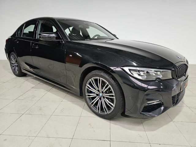 BMW 330e PHEV M-PACK