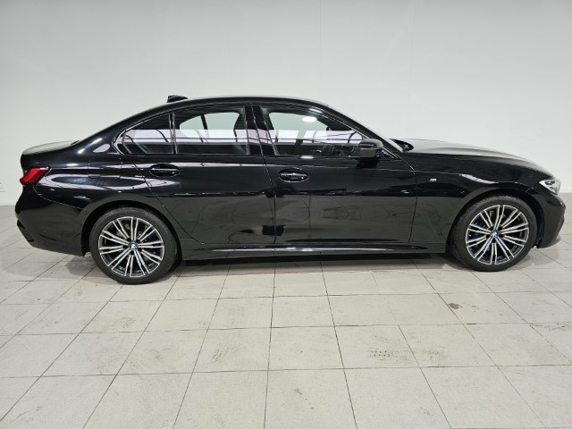 BMW 330e PHEV M-PACK