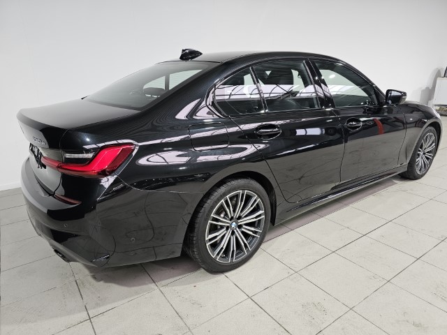 BMW 330e PHEV M-PACK