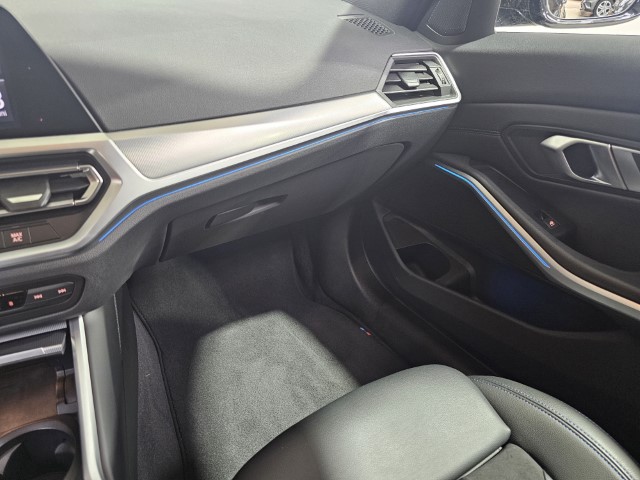 BMW 330e PHEV M-PACK