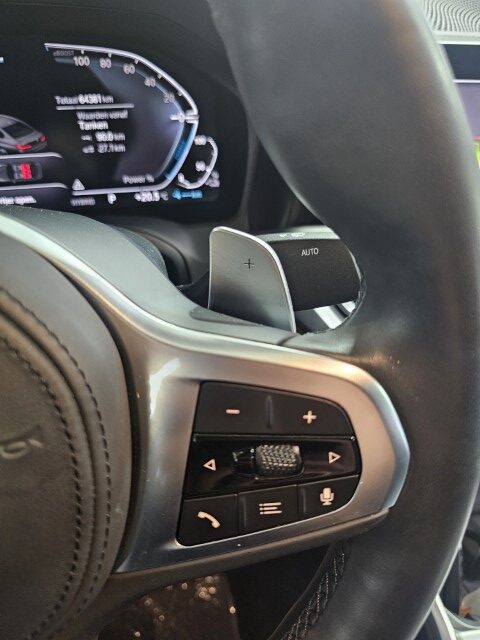 BMW 330e PHEV M-PACK