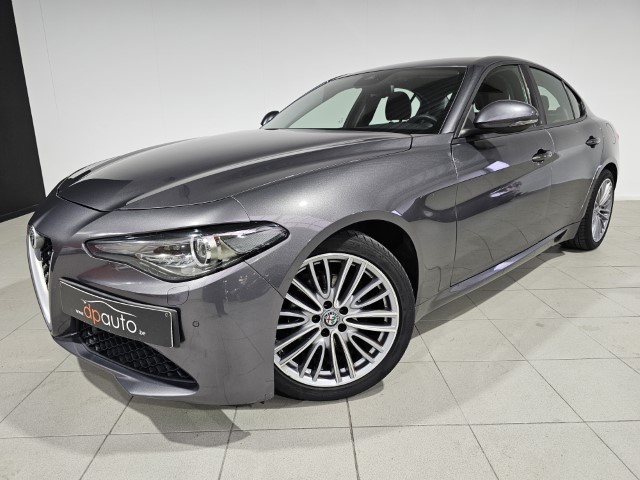 Alfa Romeo Giulia 2.2 JTDm Super