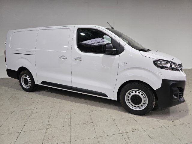 Opel Vivaro 2.0 L3H1 145PK