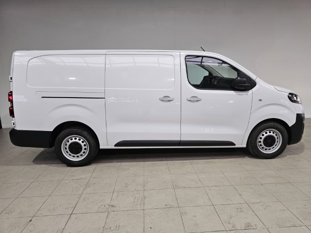 Opel Vivaro 2.0 L3H1 145PK