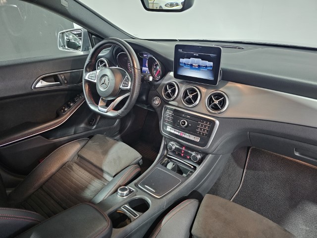 Mercedes CLA180 AMG PACK