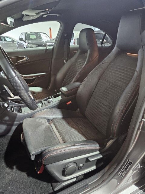 Mercedes CLA180 AMG PACK