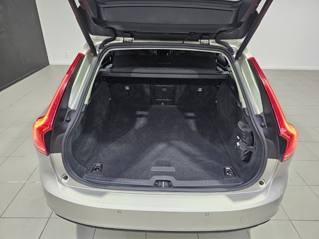 Volvo V90 2.0 D3 Momentum