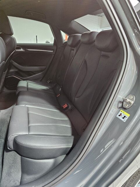 Audi A3 35 TDi S Line S Tronic