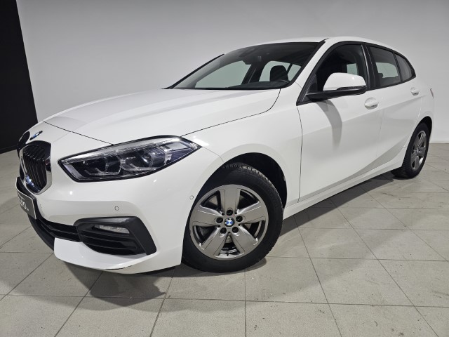BMW 118i AppleCarplay/Android Auto