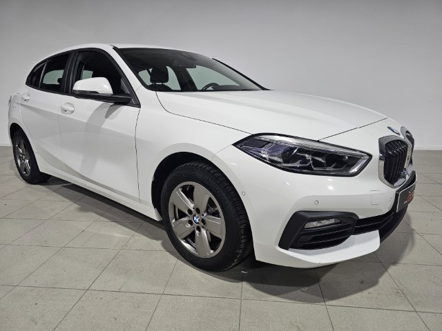 BMW 118i AppleCarplay/Android Auto