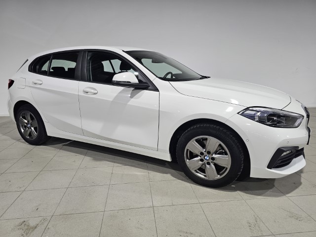 BMW 118i AppleCarplay/Android Auto