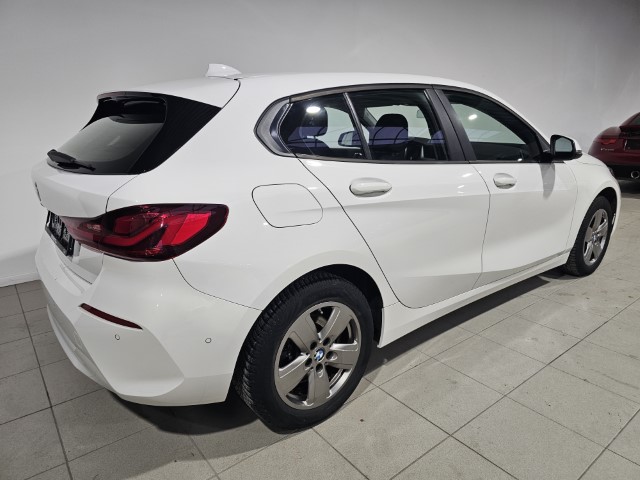 BMW 118i AppleCarplay/Android Auto