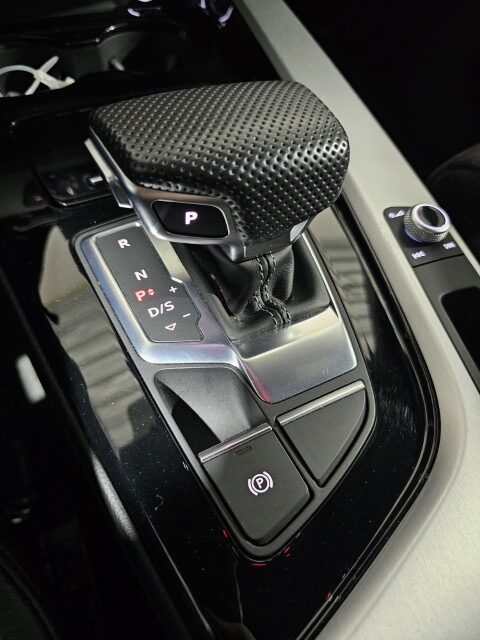 Audi A4 Avant TDi 35 S Line S Tronic