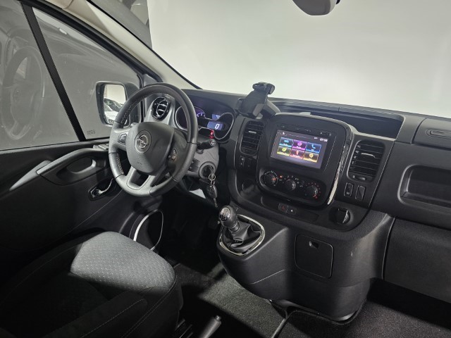 Opel Vivaro LICHTE VRACHT - 5 ZITPL