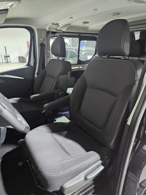 Opel Vivaro LICHTE VRACHT - 5 ZITPL