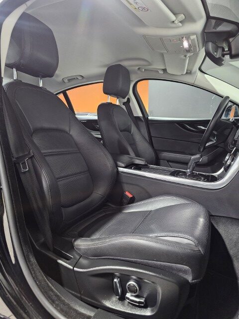 Jaguar XE 2.2 T P250 S