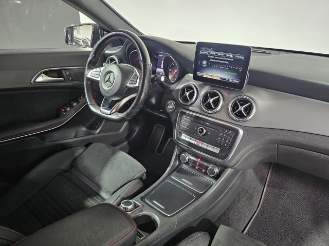 Mercedes CLA200 AMG PACK
