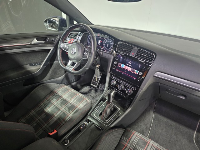 Volkswagen Golf GTI 2.0 TSI DSG