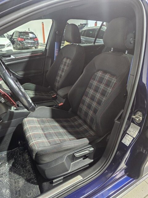 Volkswagen Golf GTI 2.0 TSI DSG