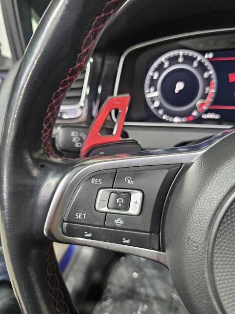 Volkswagen Golf GTI 2.0 TSI DSG