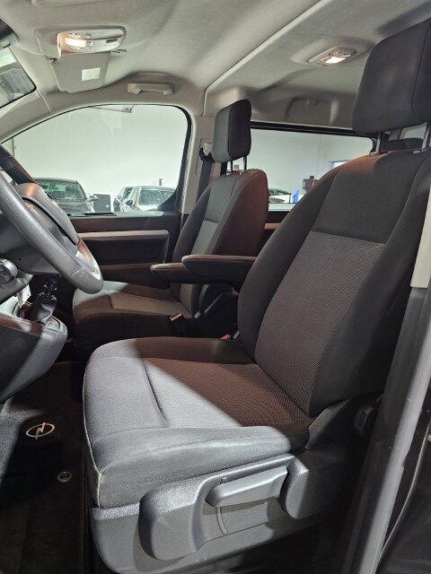 Opel Vivaro 2.0 Lichte vracht - 5 zitpl