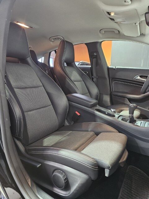 Mercedes CLA180