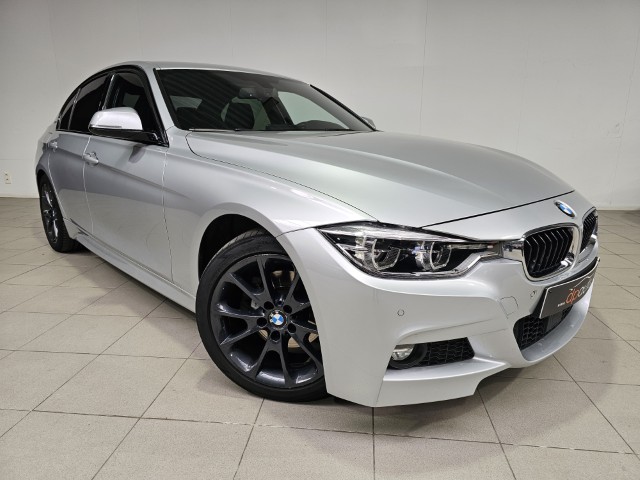 BMW 330e PHEV M-PACK