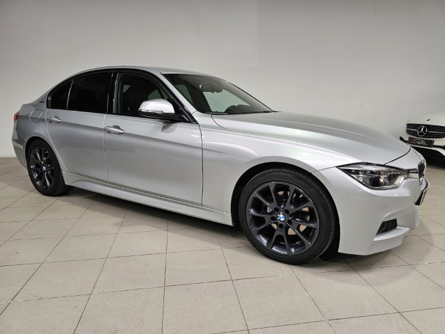 BMW 330e PHEV M-PACK
