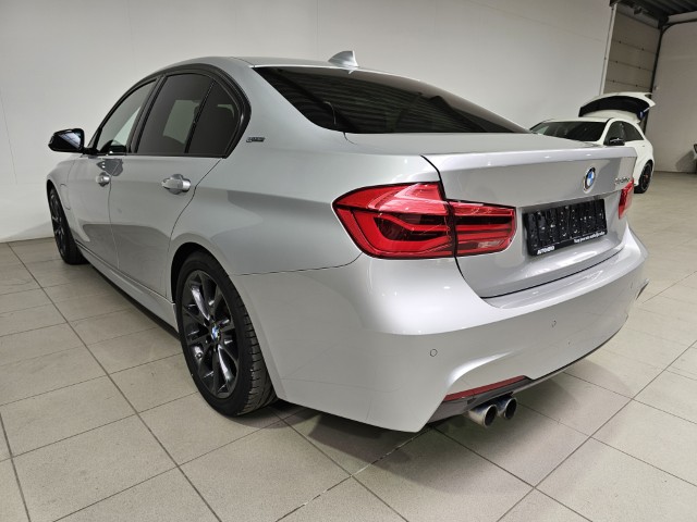 BMW 330e PHEV M-PACK