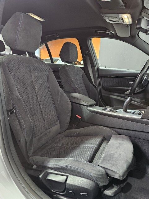 BMW 330e PHEV M-PACK