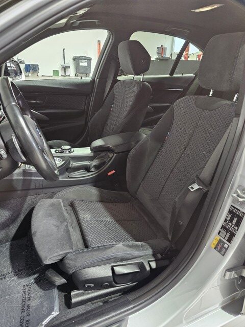 BMW 330e PHEV M-PACK