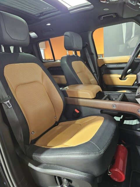 Land Rover Defender 110 3.0D MHEV D200 X Dynamic