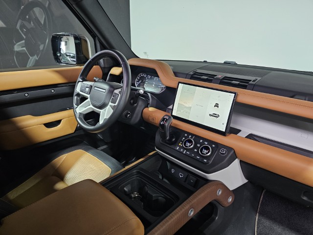 Land Rover Defender 110 3.0D MHEV D200 X Dynamic