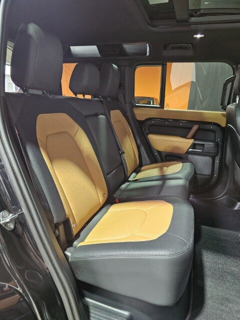 Land Rover Defender 110 3.0D MHEV D200 X Dynamic