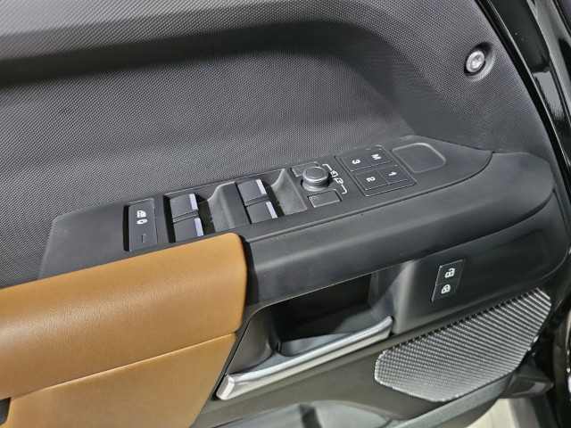 Land Rover Defender 110 3.0D MHEV D200 X Dynamic