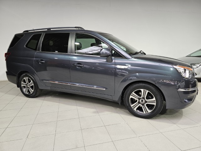 Ssang Yong Rodius 2.2
