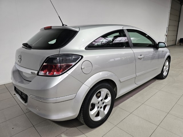 Opel Astra 1.4 GTC Automaat