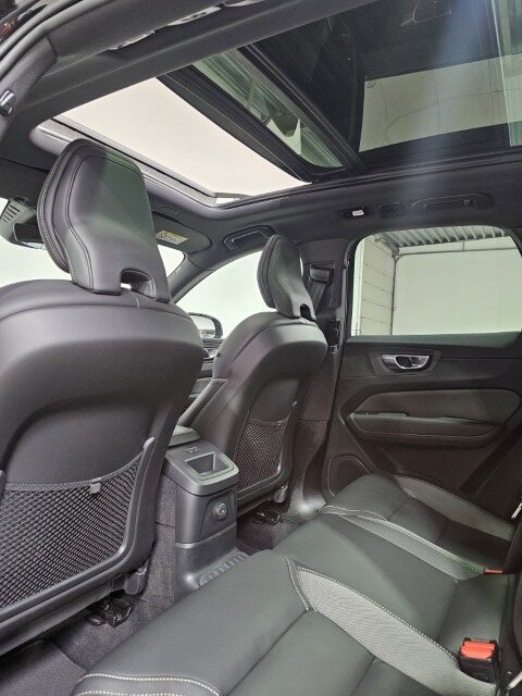 Volvo XC60 2.0 AWD T6 PHEV Plus Black Edition
