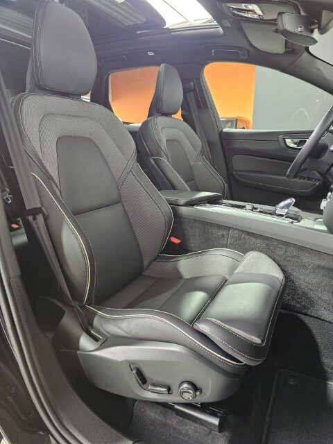 Volvo XC60 2.0 AWD T6 PHEV Plus Black Edition