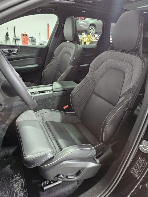Volvo XC60 2.0 AWD T6 PHEV Plus Black Edition