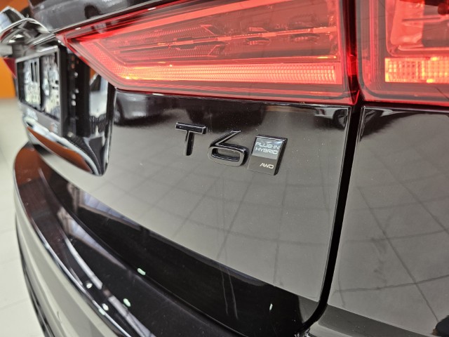 Volvo XC60 2.0 AWD T6 PHEV Plus Black Edition