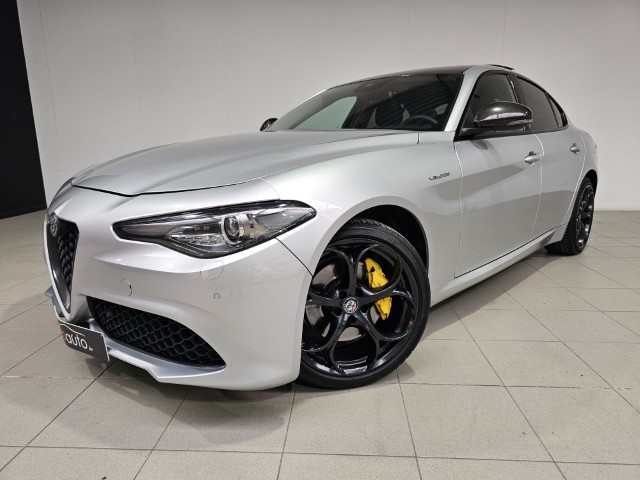 Alfa Romeo Giulia 2.0 T AWD Veloce